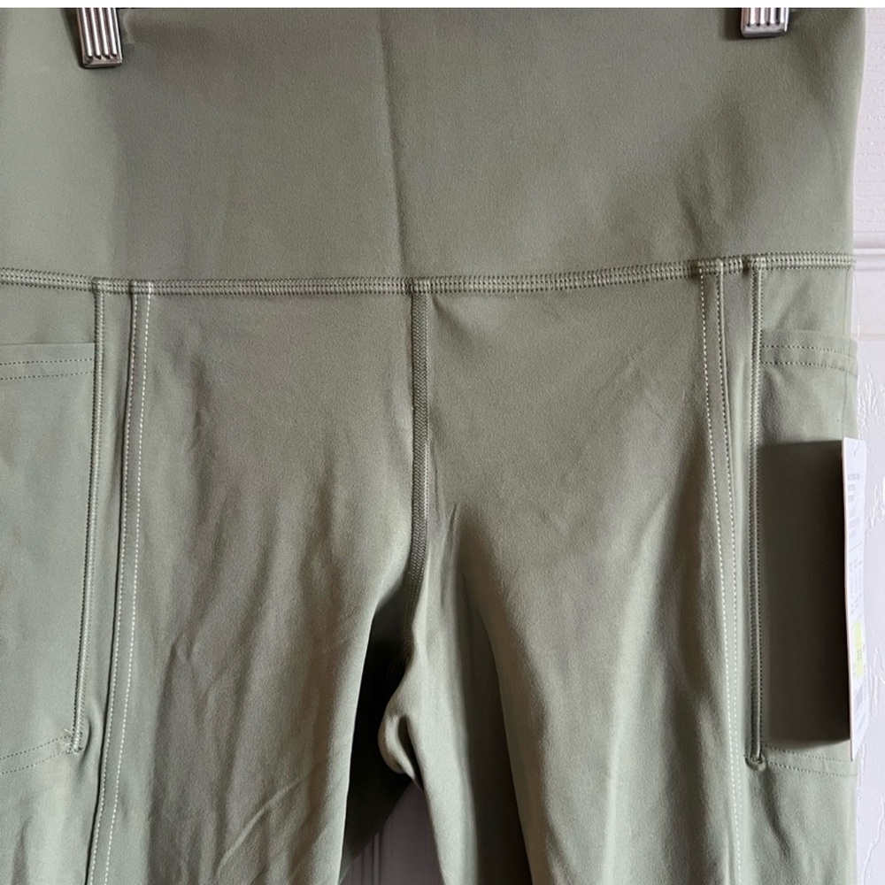 Athleta NWOT Salutation Stash Sage Green Leggings